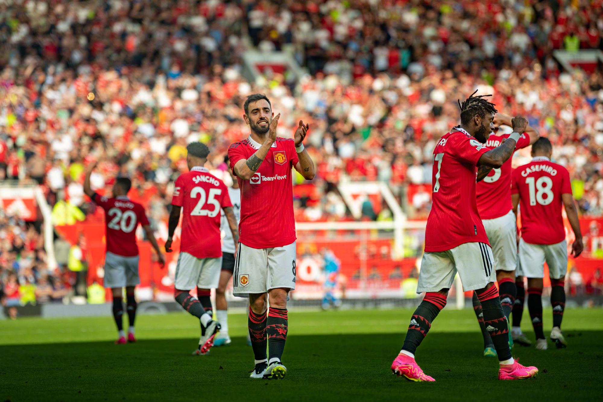 他们通过一 他们通过一