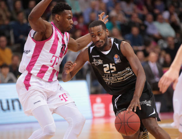 直言不讳地 直言不讳地